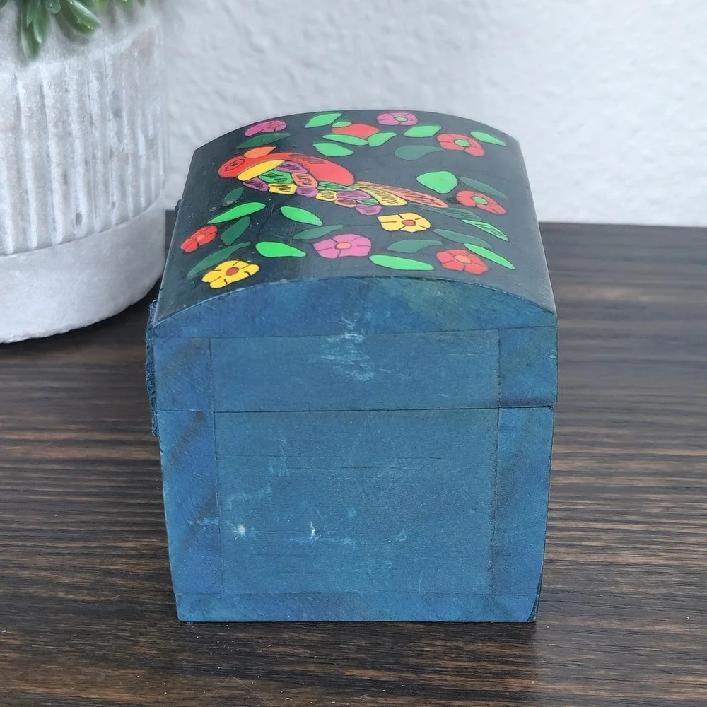 VTG La Palma El Salvador Wooden Trinket Box Hand Painted Bird Floral Design